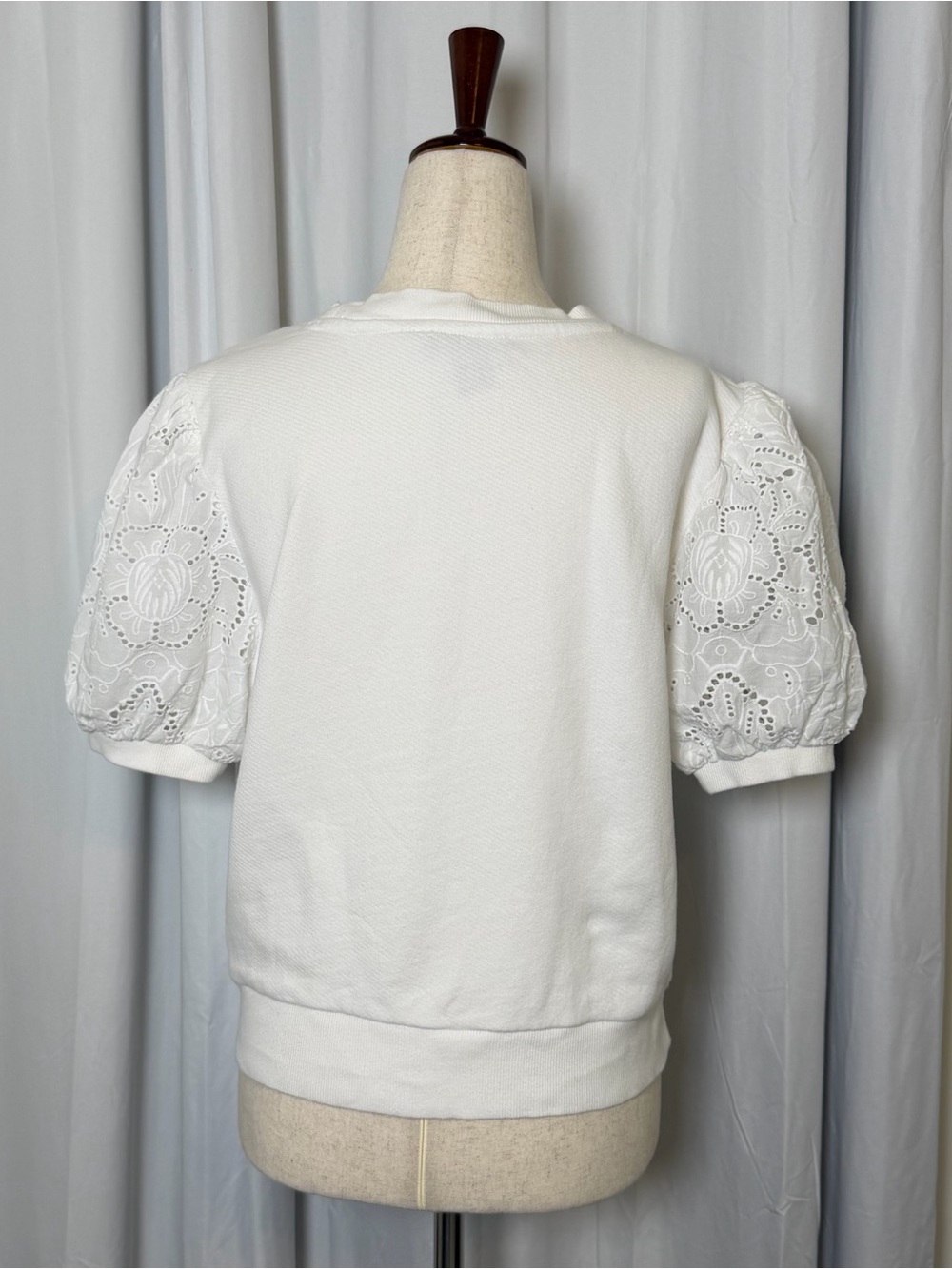 Paige Mako Puff Sleeve Sweatshirt White Eyelet Lace Sleeve Cotton Top Medium - Picture 4 of 12